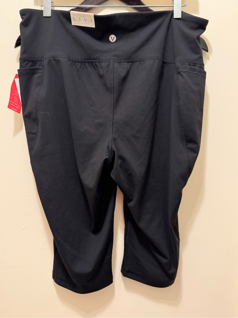Livi Active Black Capris